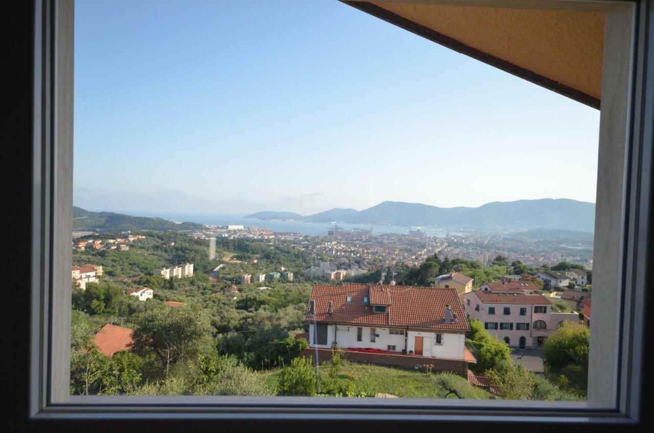 La Casa Con Vista Di Emma Apartman Vezzano Ligure Kültér fotó